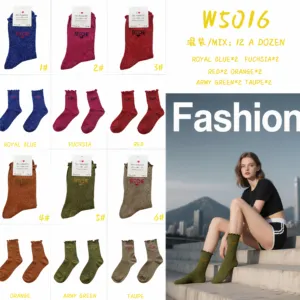 Chaussettes brillantes 'bitche'