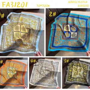 Foulard carré motifs baroques (x8)